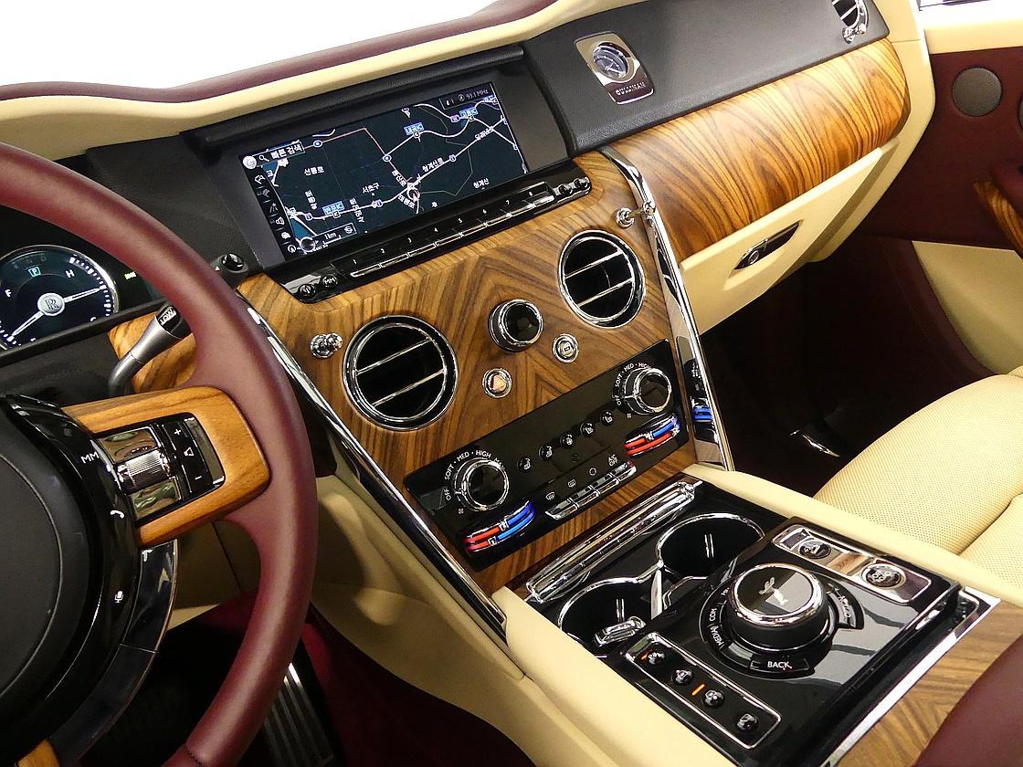 롤스로이스 컬리넌 6.7 V12