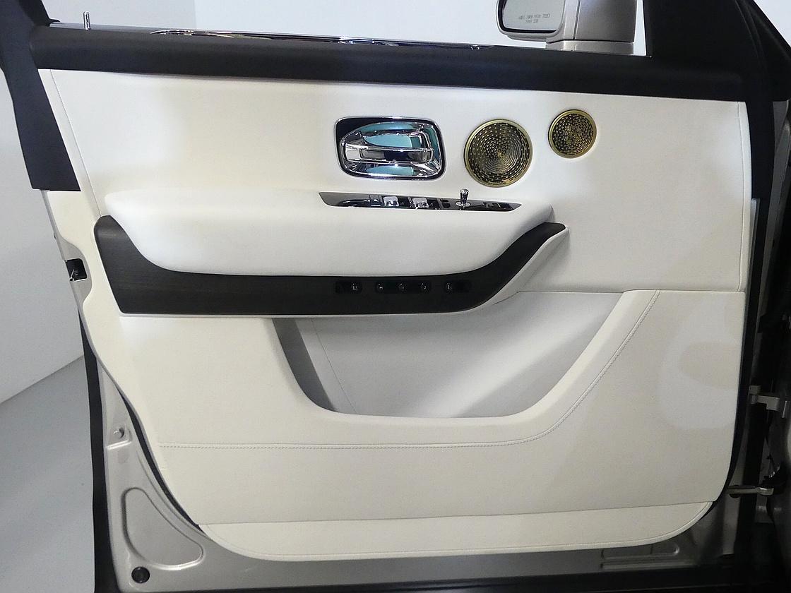 롤스로이스 컬리넌 6.7 V12