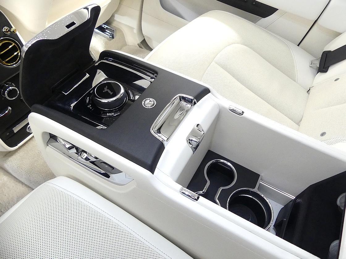 롤스로이스 컬리넌 6.7 V12