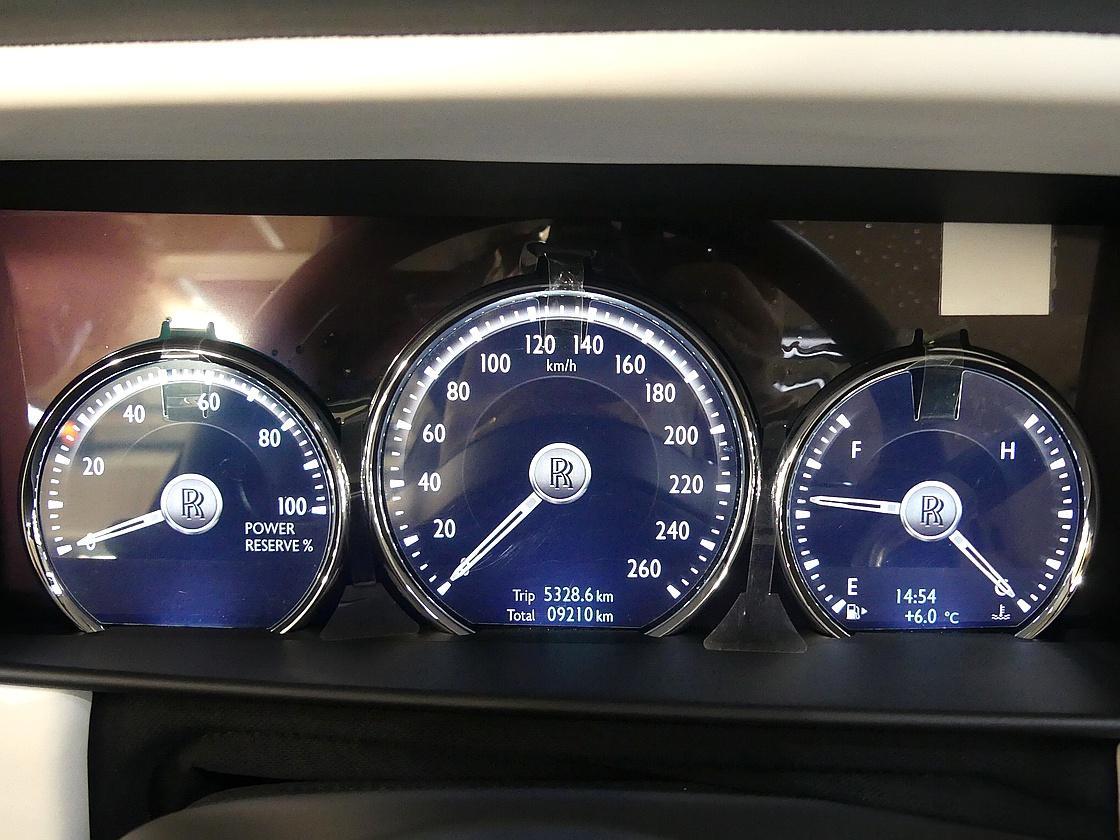 롤스로이스 컬리넌 6.7 V12