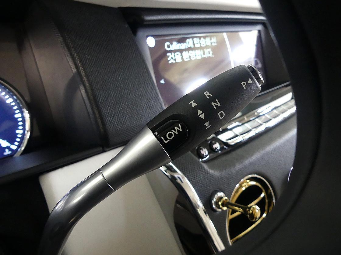 롤스로이스 컬리넌 6.7 V12