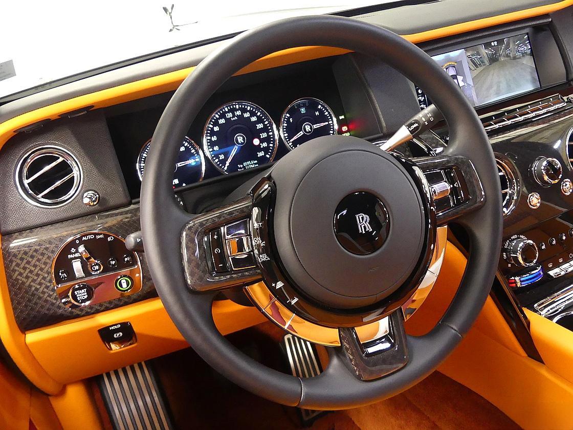 롤스로이스 컬리넌 6.7 V12 블랙 배지