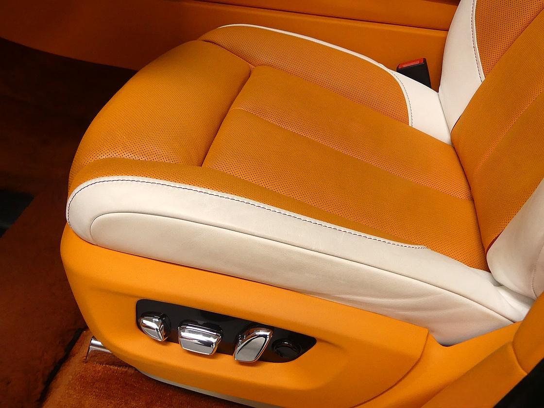 롤스로이스 컬리넌 6.7 V12 블랙 배지