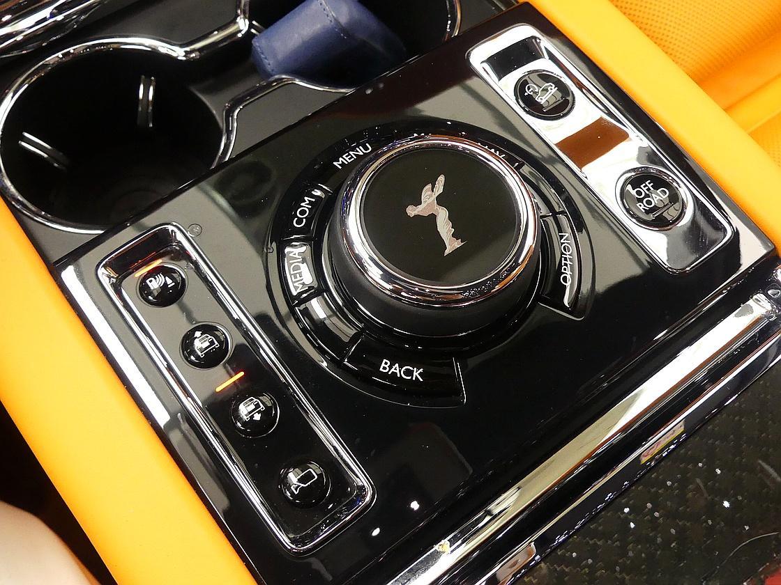 롤스로이스 컬리넌 6.7 V12 블랙 배지