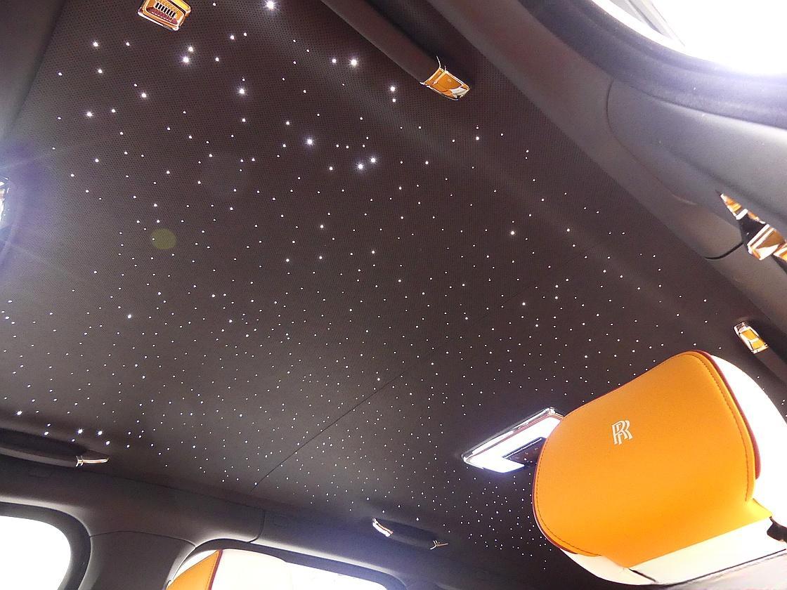 롤스로이스 컬리넌 6.7 V12 블랙 배지