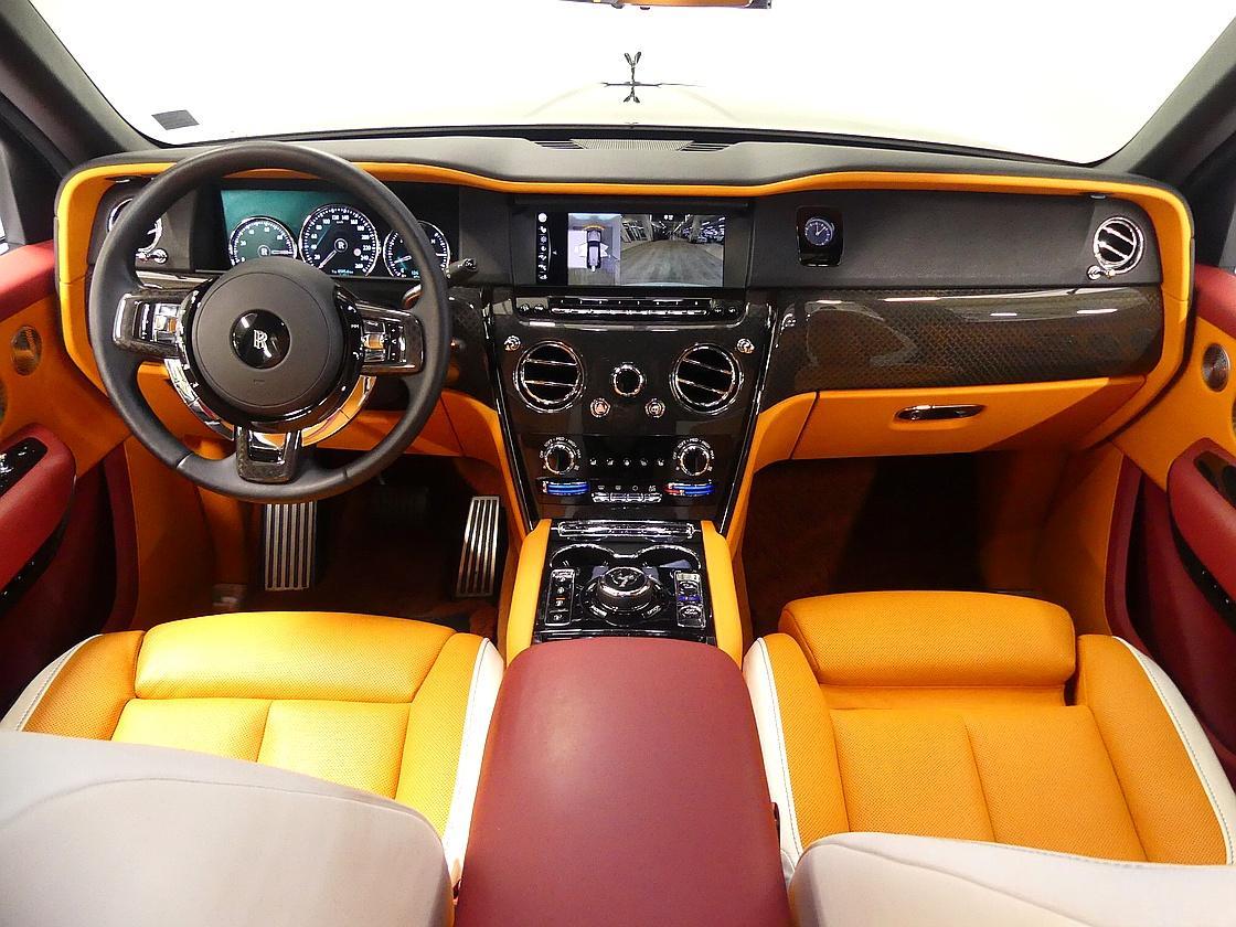 롤스로이스 컬리넌 6.7 V12 블랙 배지