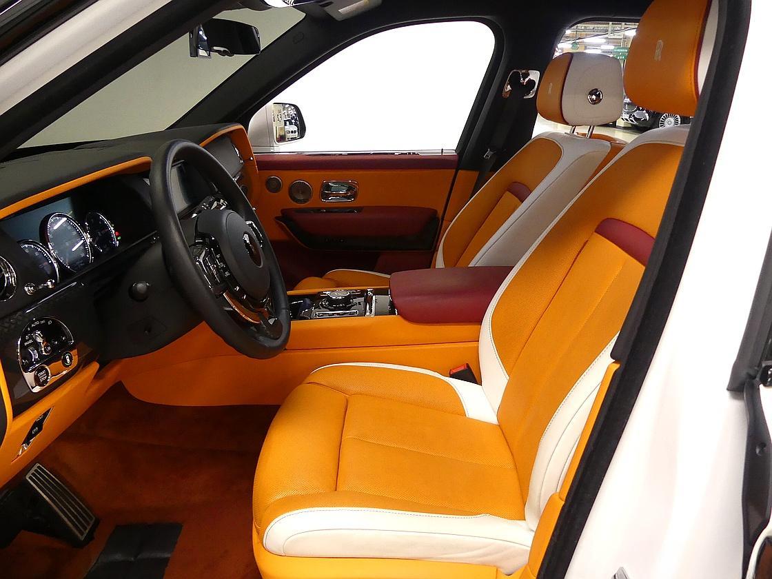 롤스로이스 컬리넌 6.7 V12 블랙 배지