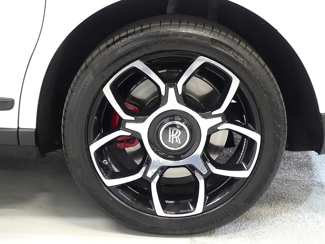 롤스로이스 컬리넌 6.7 V12 블랙 배지