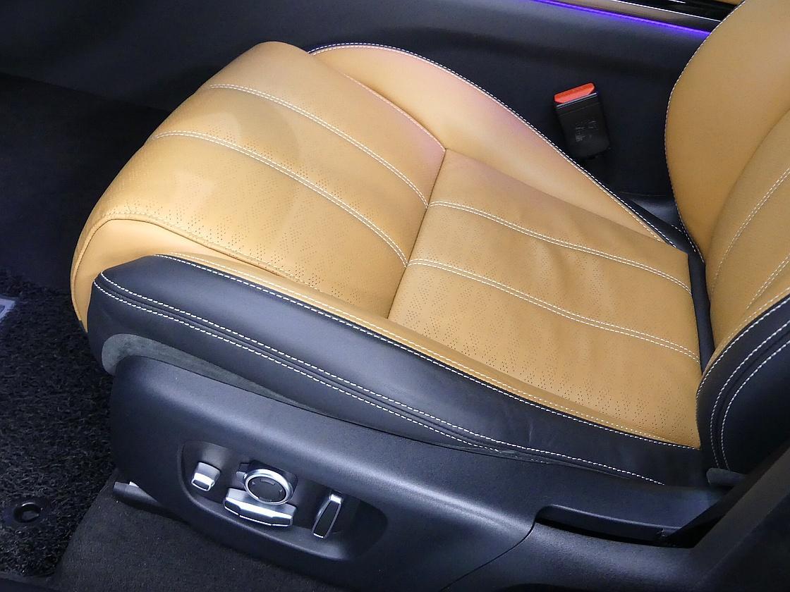 랜드로버 레인지로버 벨라 3.0 D300 R-다이나믹 HSE