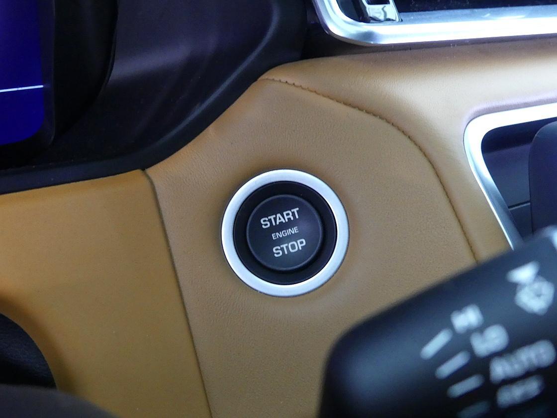 랜드로버 레인지로버 벨라 3.0 D300 R-다이나믹 HSE