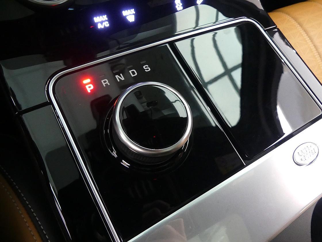 랜드로버 레인지로버 벨라 3.0 D300 R-다이나믹 HSE