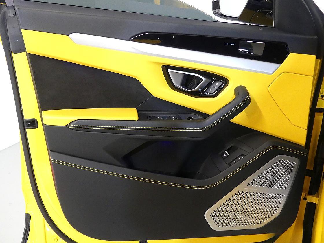 람보르기니 우루스 4.0 V8