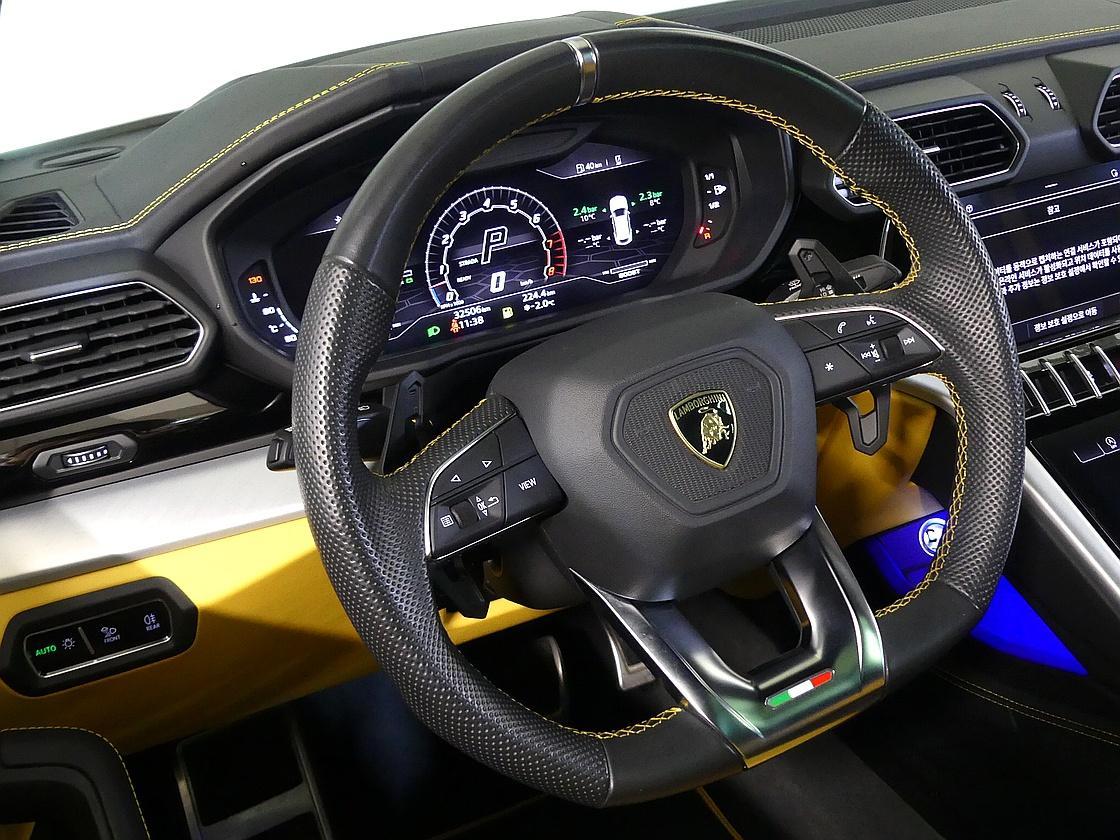 람보르기니 우루스 4.0 V8