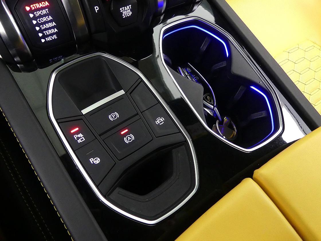 람보르기니 우루스 4.0 V8