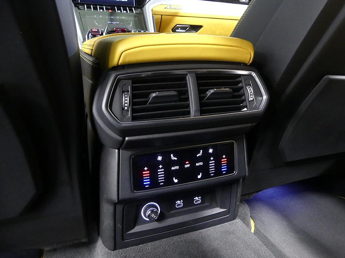 람보르기니 우루스 4.0 V8