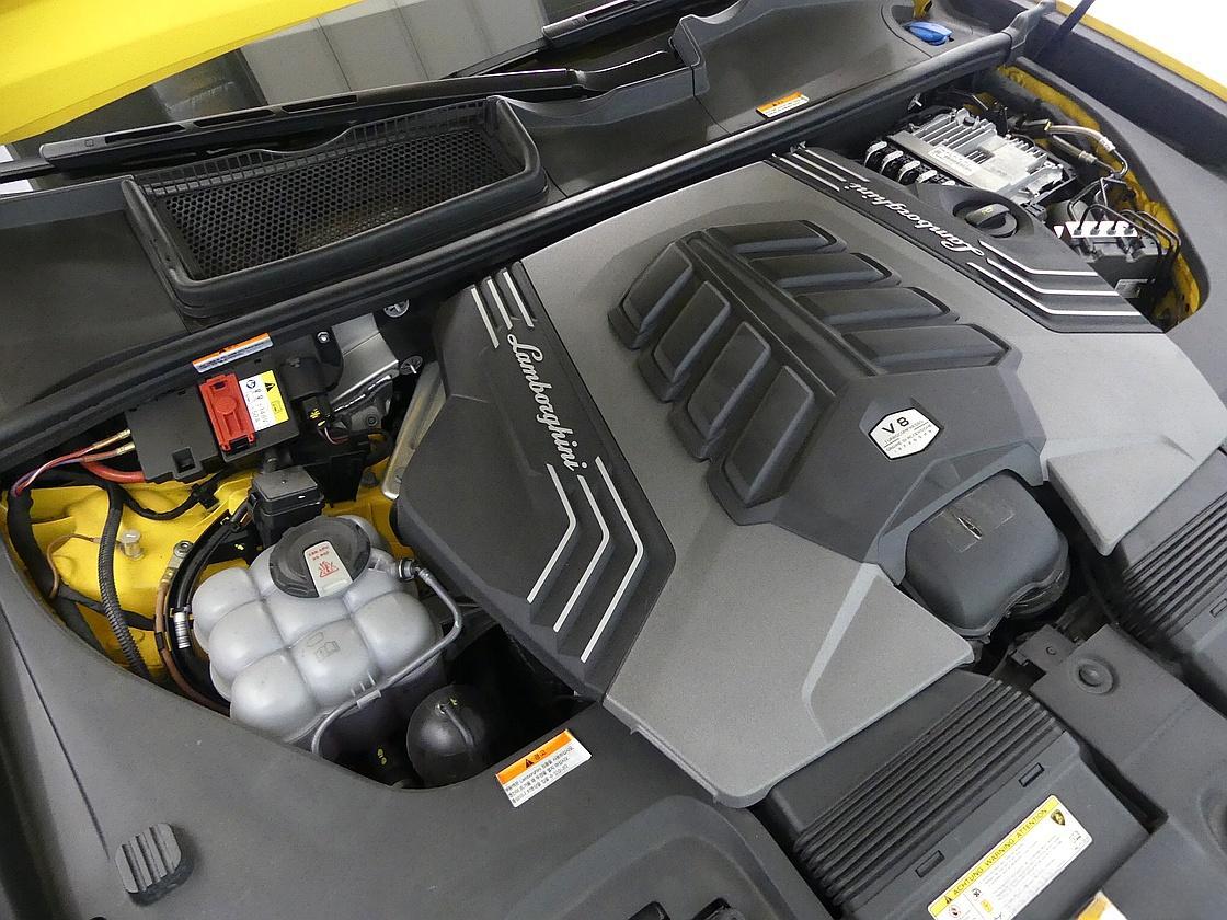 람보르기니 우루스 4.0 V8