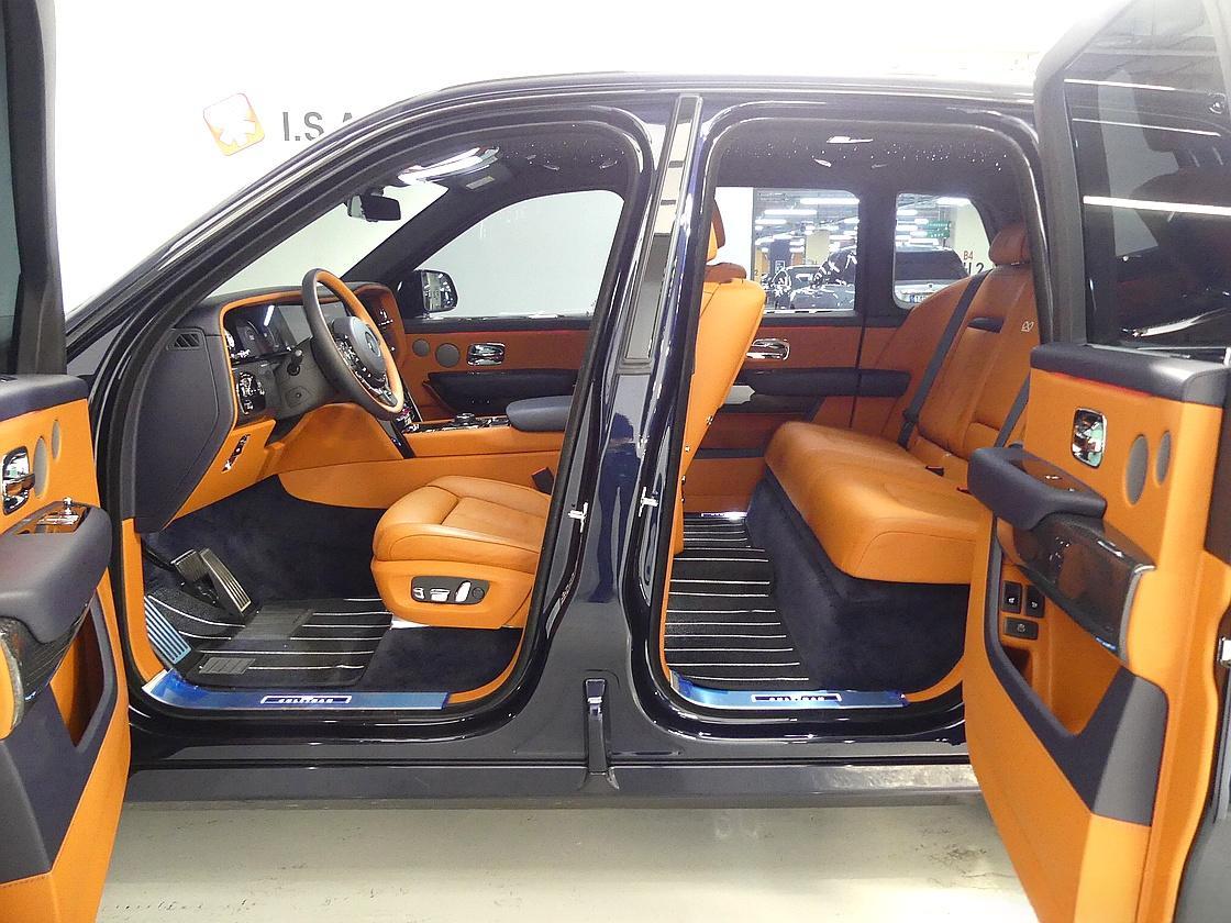 롤스로이스 컬리넌 6.7 V12 블랙 배지