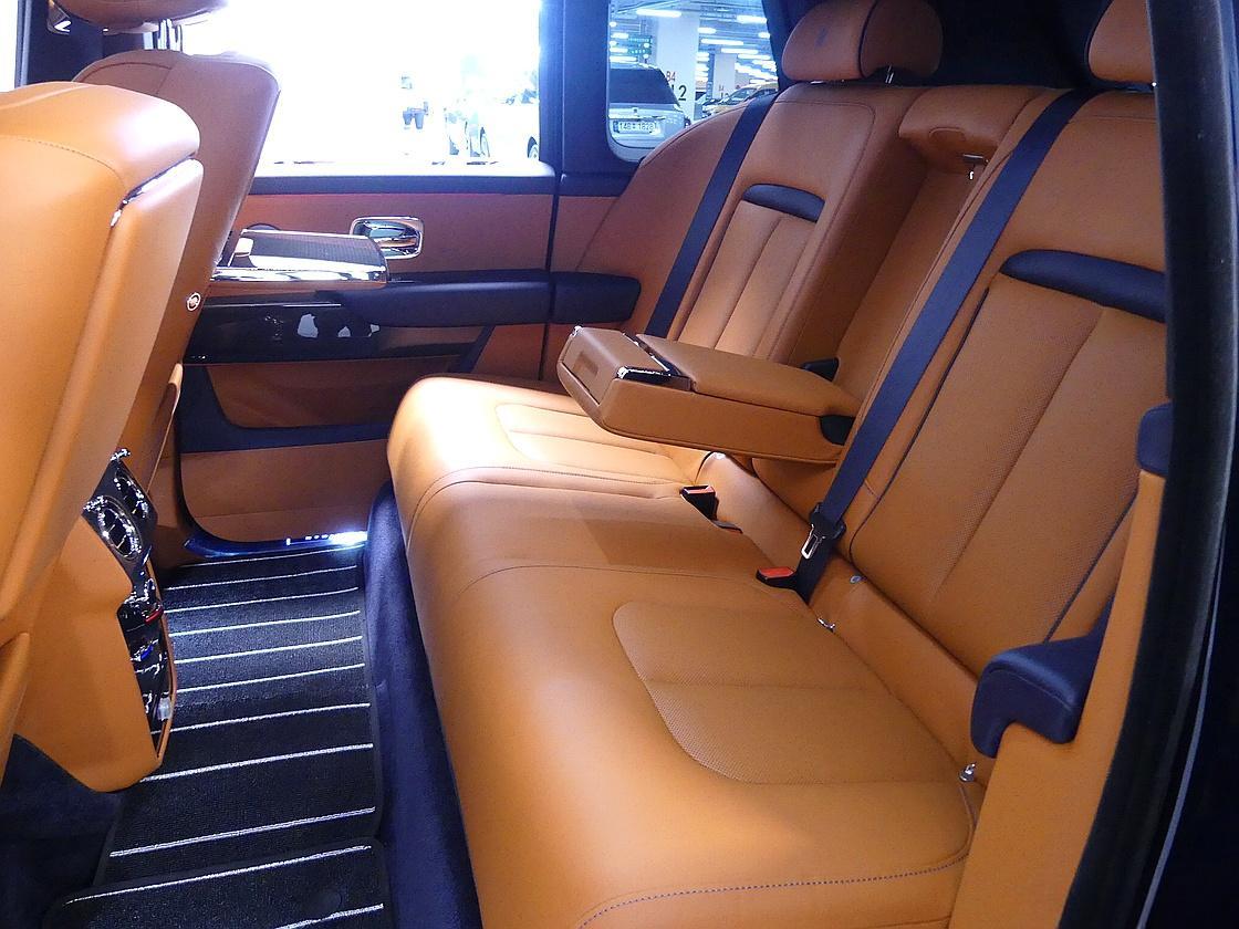 롤스로이스 컬리넌 6.7 V12 블랙 배지