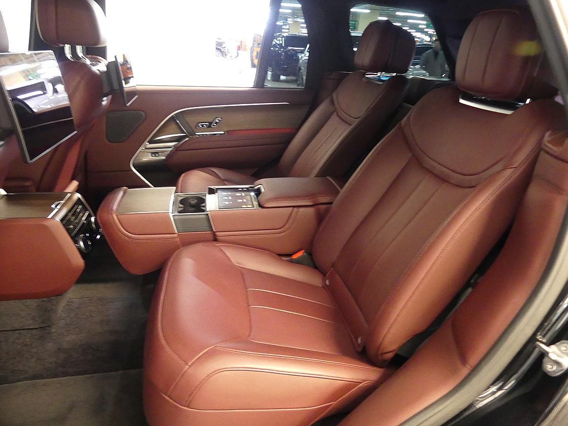 랜드로버 레인지로버 5세대 4.4 P530 LWB 오토바이오그래피