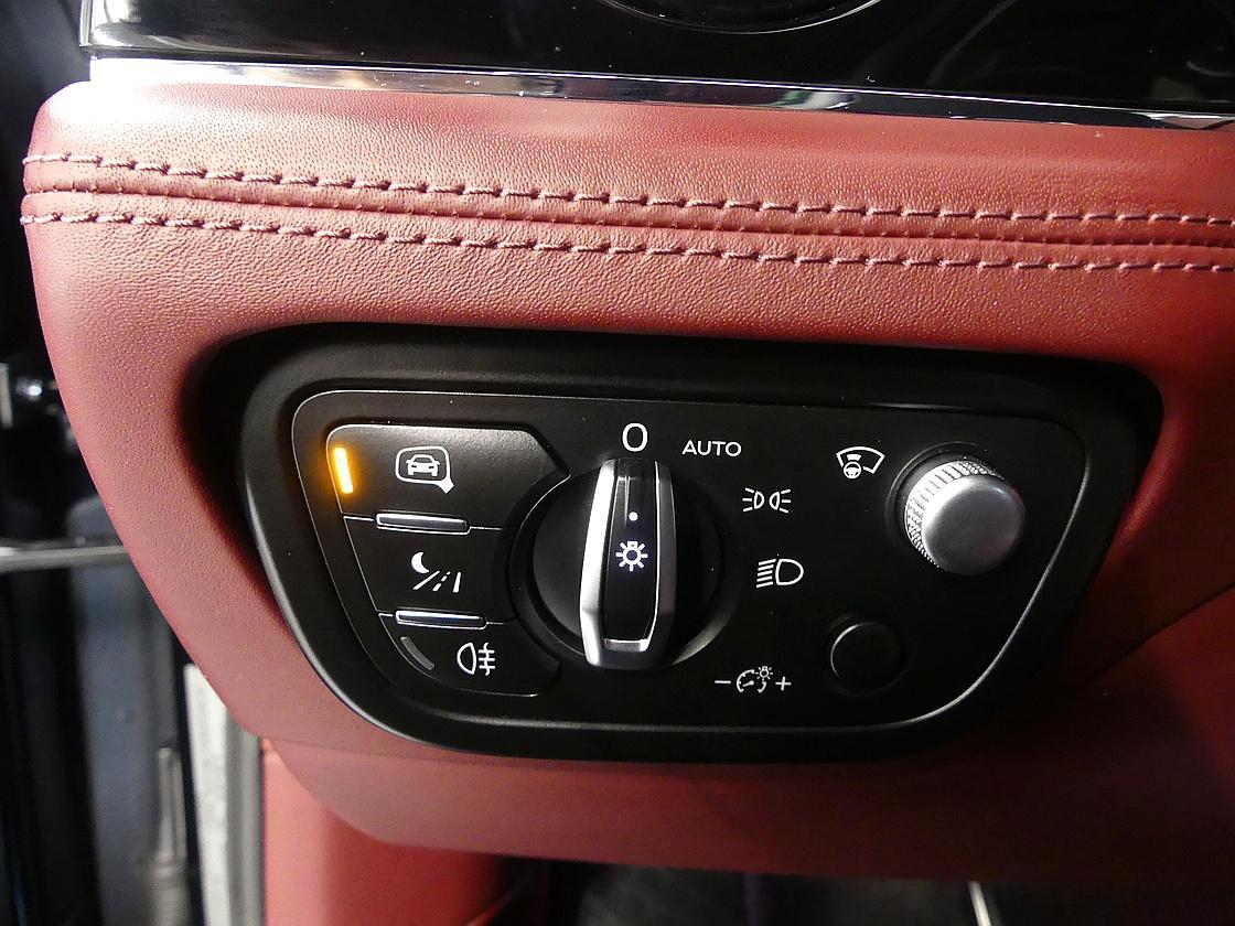 벤틀리 벤테이가 4.0 V8