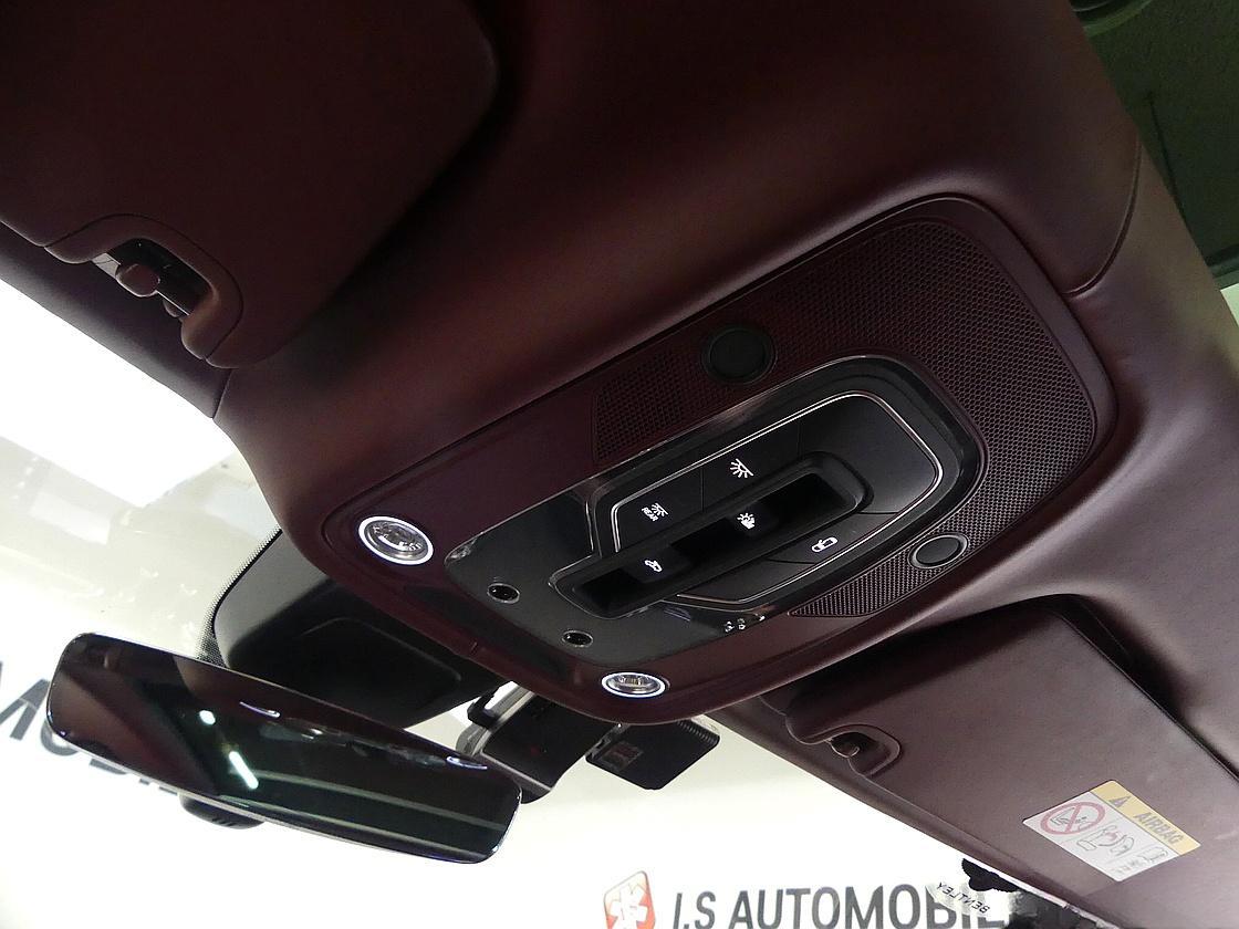 벤틀리 벤테이가 4.0 V8