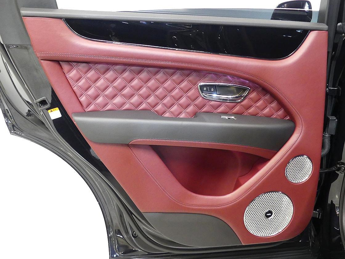 벤틀리 벤테이가 4.0 V8