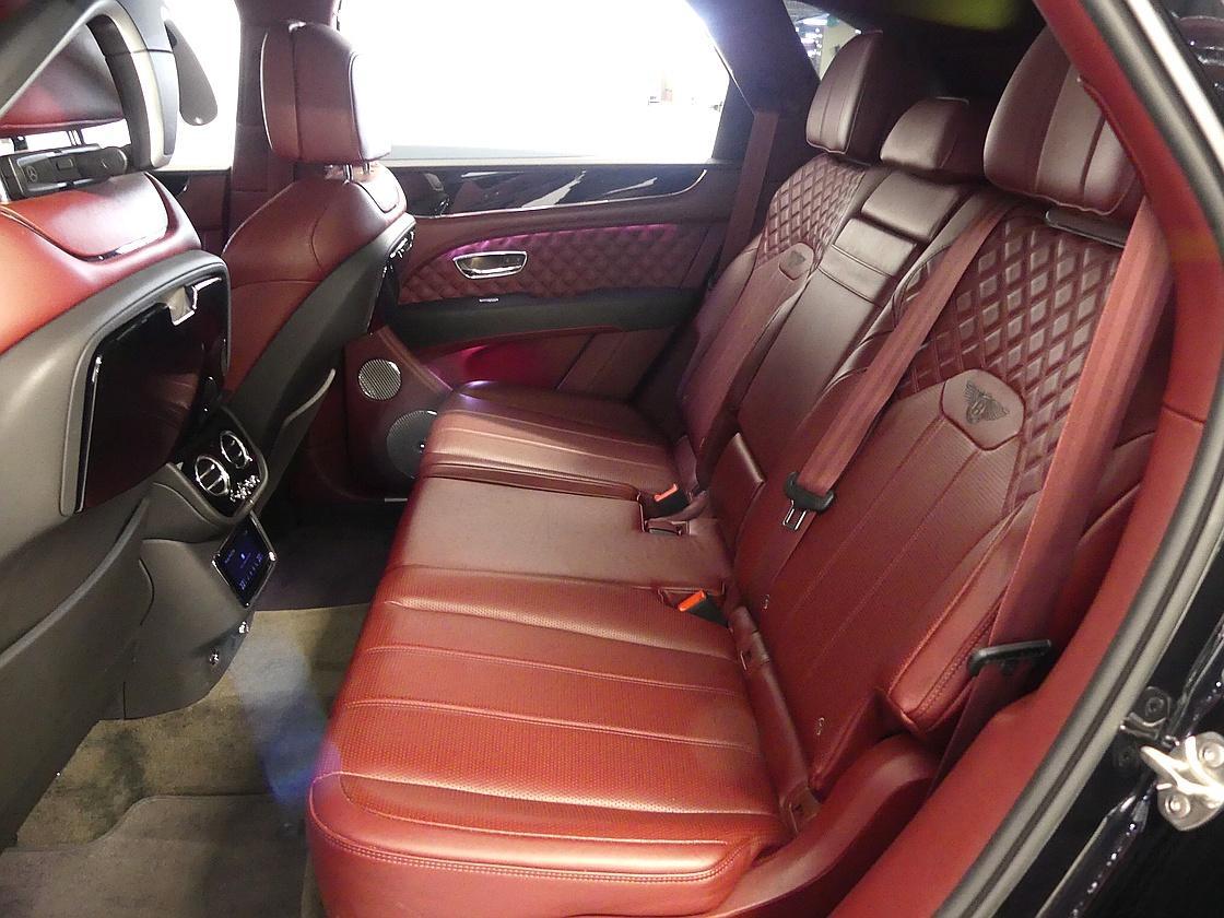 벤틀리 벤테이가 4.0 V8