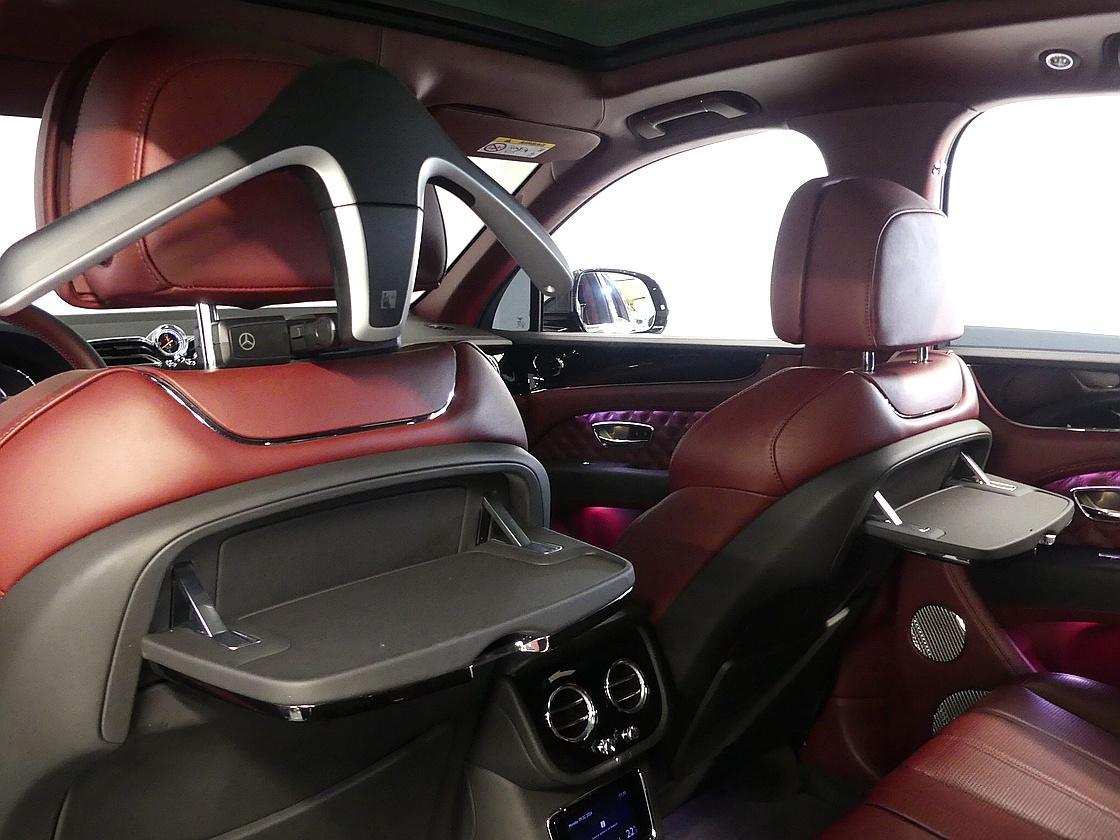 벤틀리 벤테이가 4.0 V8