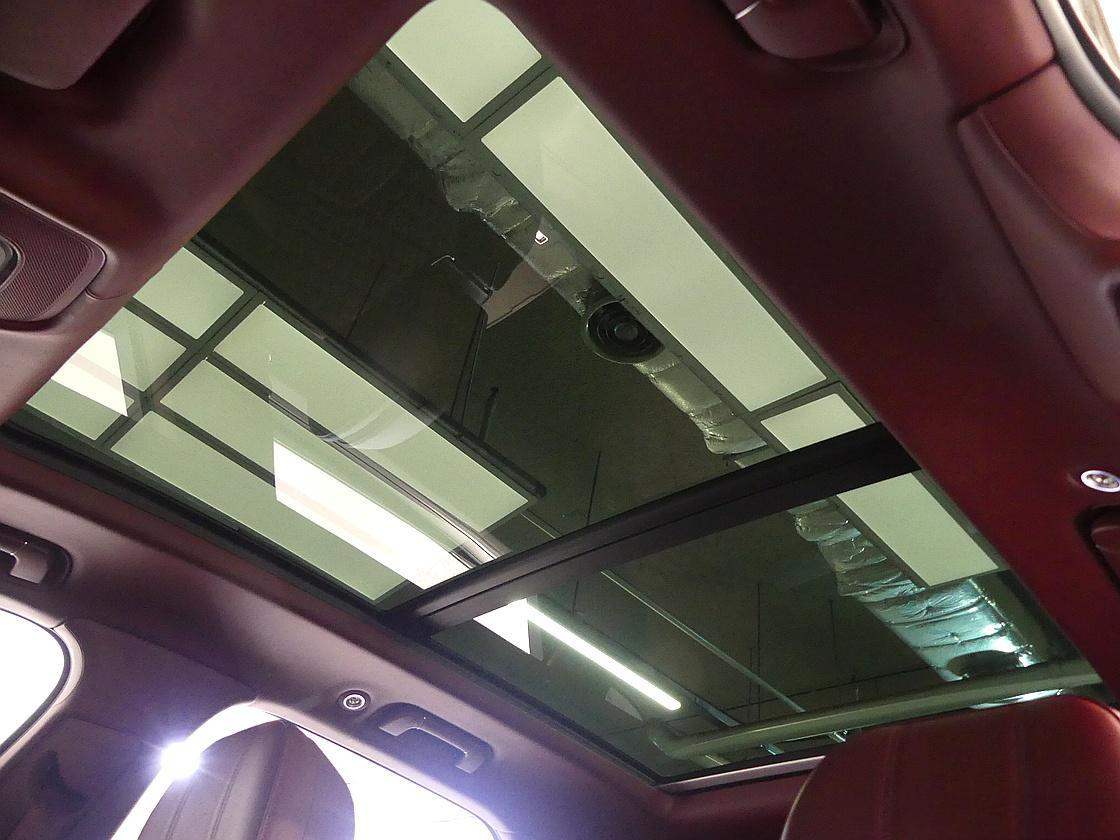 벤틀리 벤테이가 4.0 V8