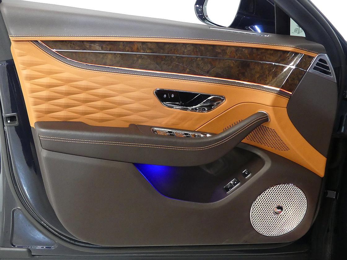 벤틀리 플라잉스퍼 3세대 4.0 아주르