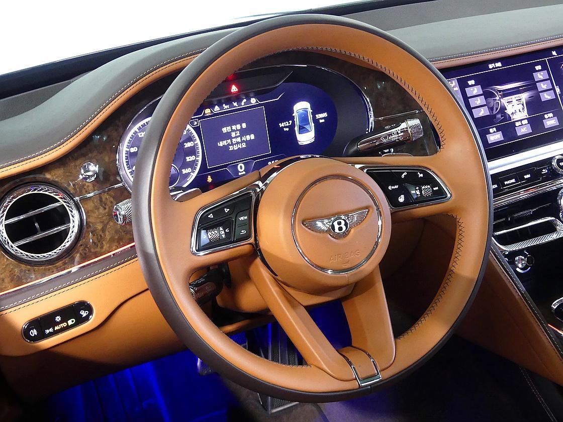 벤틀리 플라잉스퍼 3세대 4.0 아주르