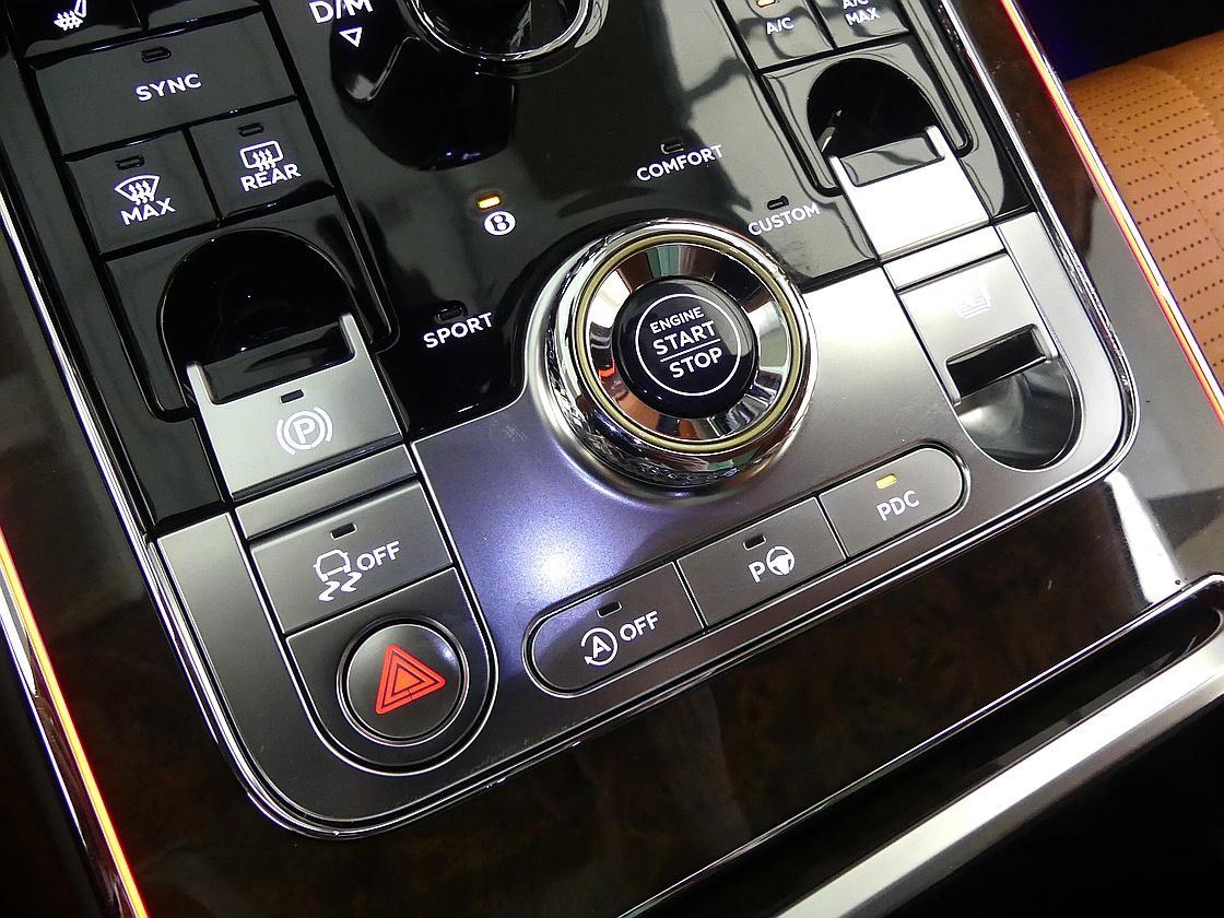 벤틀리 플라잉스퍼 3세대 4.0 아주르