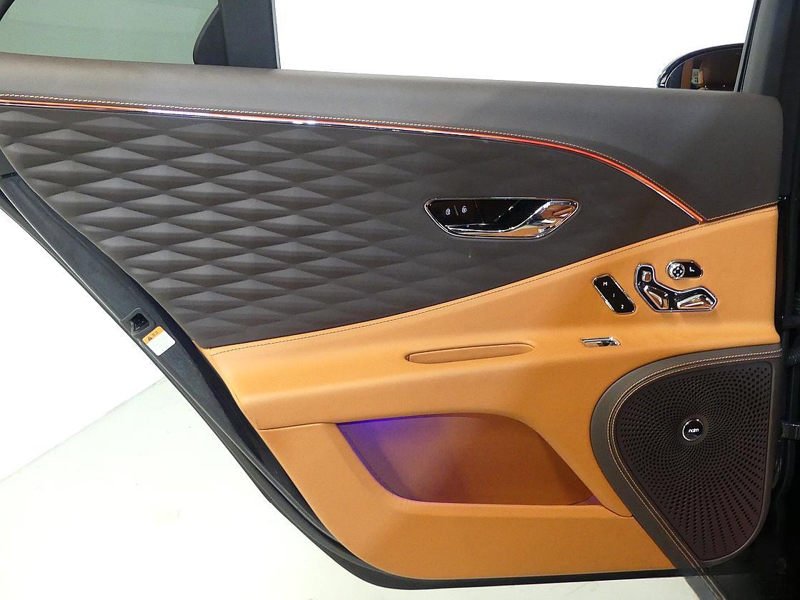 벤틀리 플라잉스퍼 3세대 4.0 아주르