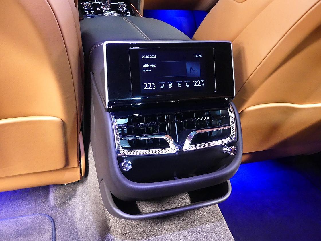 벤틀리 플라잉스퍼 3세대 4.0 아주르