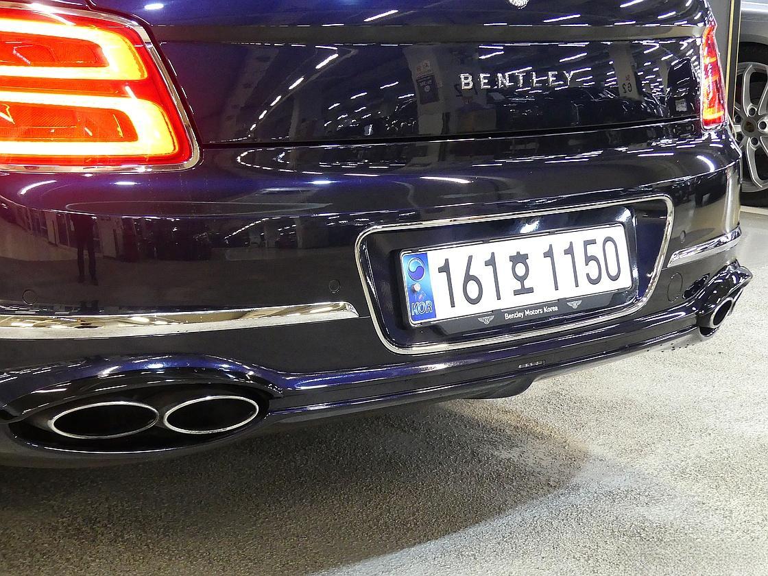 벤틀리 플라잉스퍼 3세대 4.0 아주르