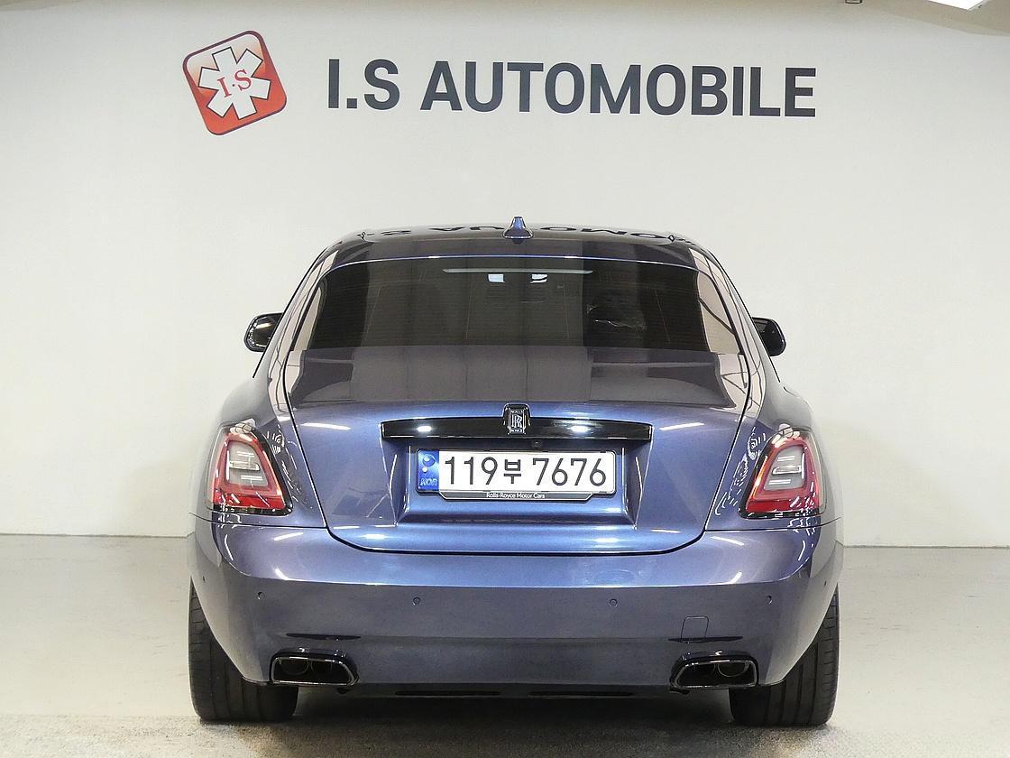 롤스로이스 고스트 2세대 6.7 V12 블랙 배지