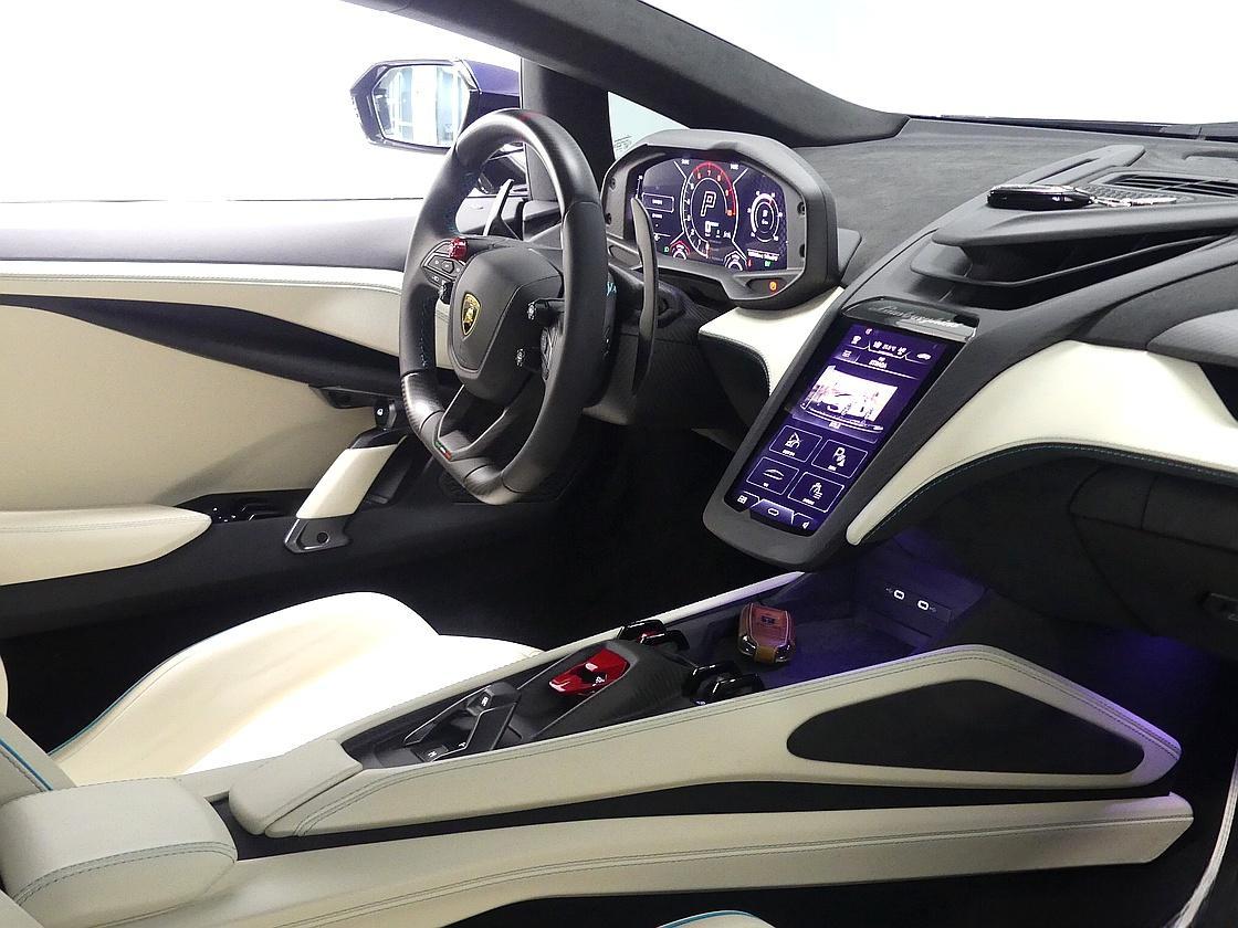 람보르기니 레부엘토 6.5 V12 PHEV