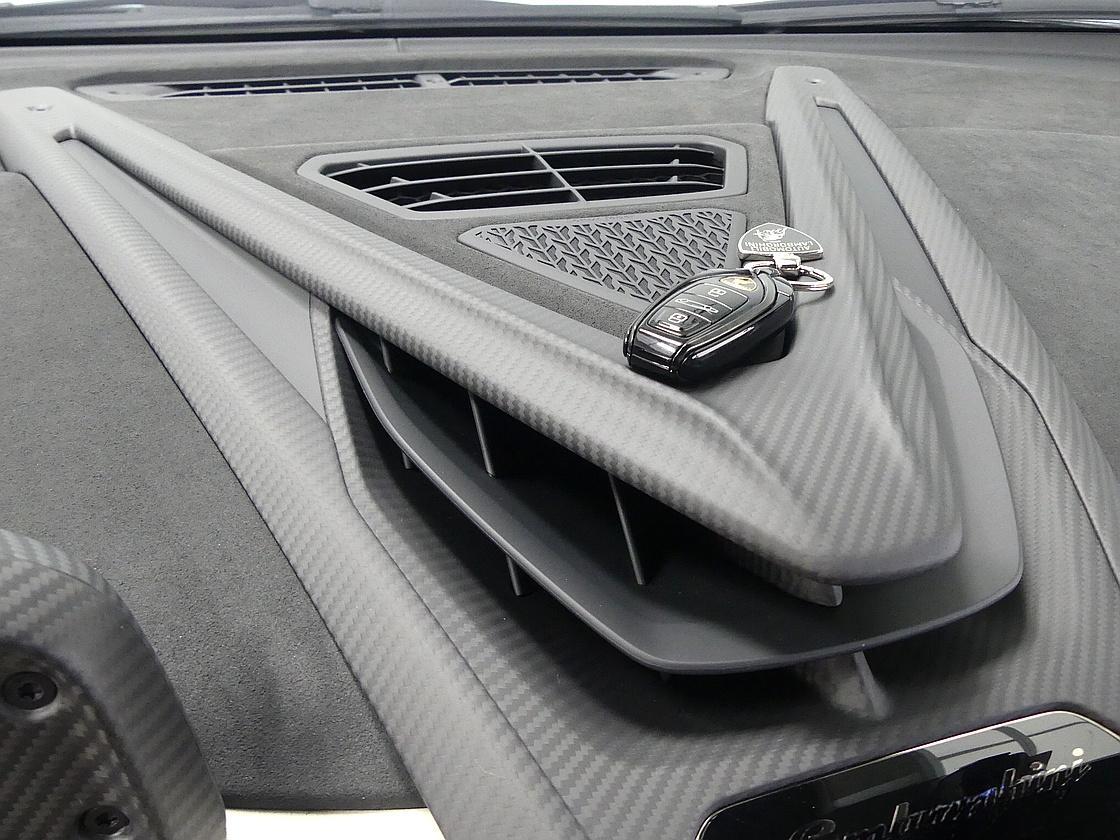 람보르기니 레부엘토 6.5 V12 PHEV