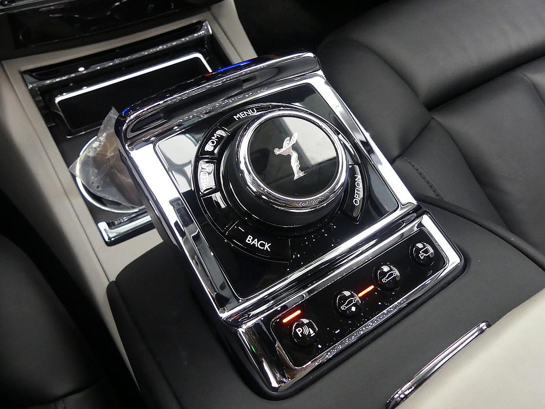 롤스로이스 팬텀 8세대 6.7 V12