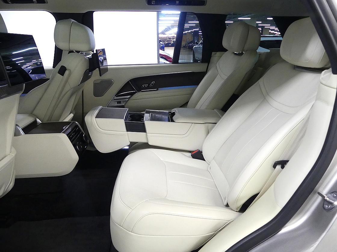 랜드로버 레인지로버 5세대 4.4 P530 LWB 오토바이오그래피