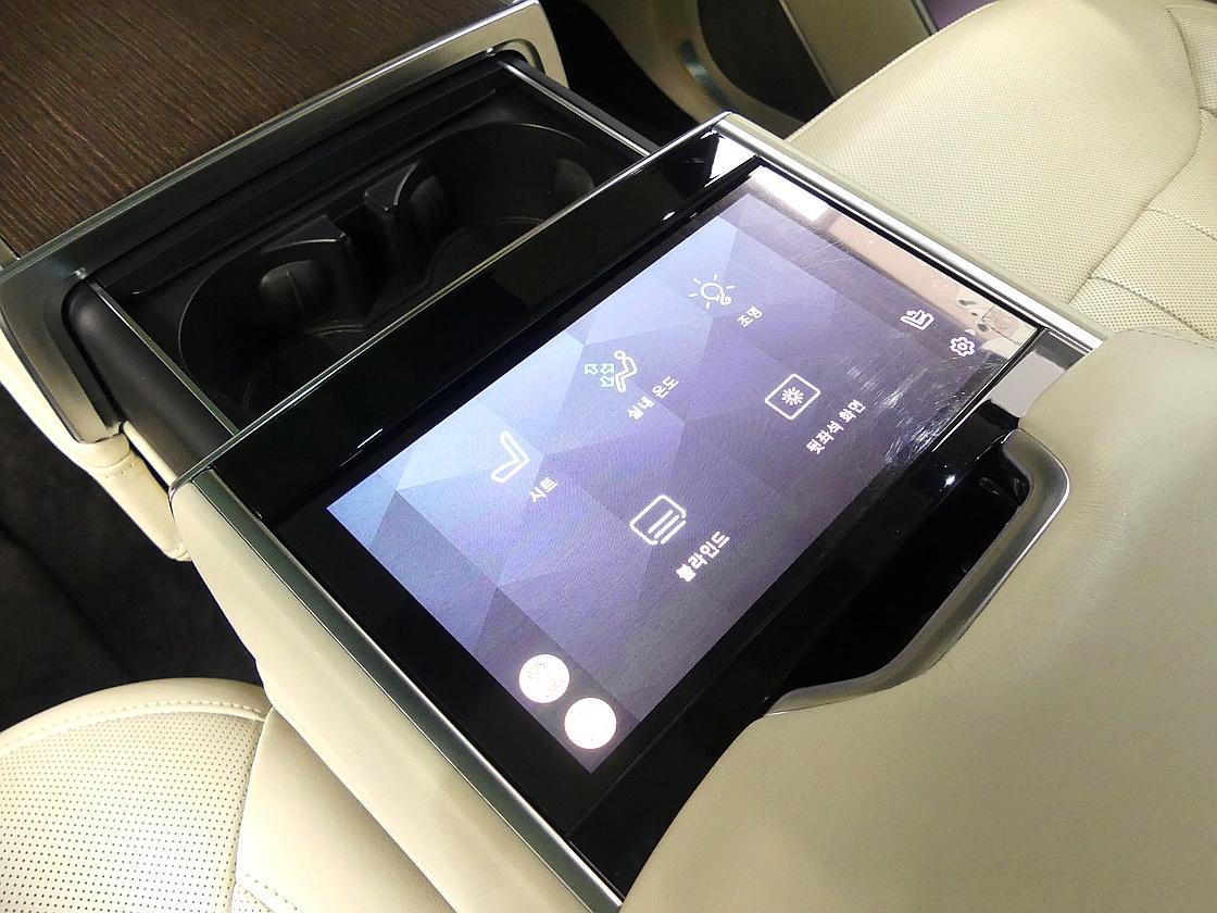 랜드로버 레인지로버 5세대 4.4 P530 LWB 오토바이오그래피