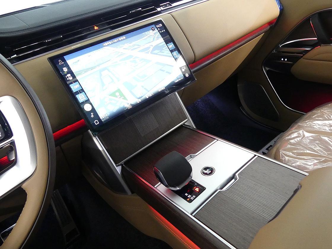 랜드로버 레인지로버 5세대 4.4 P530 LWB 오토바이오그래피 7인승