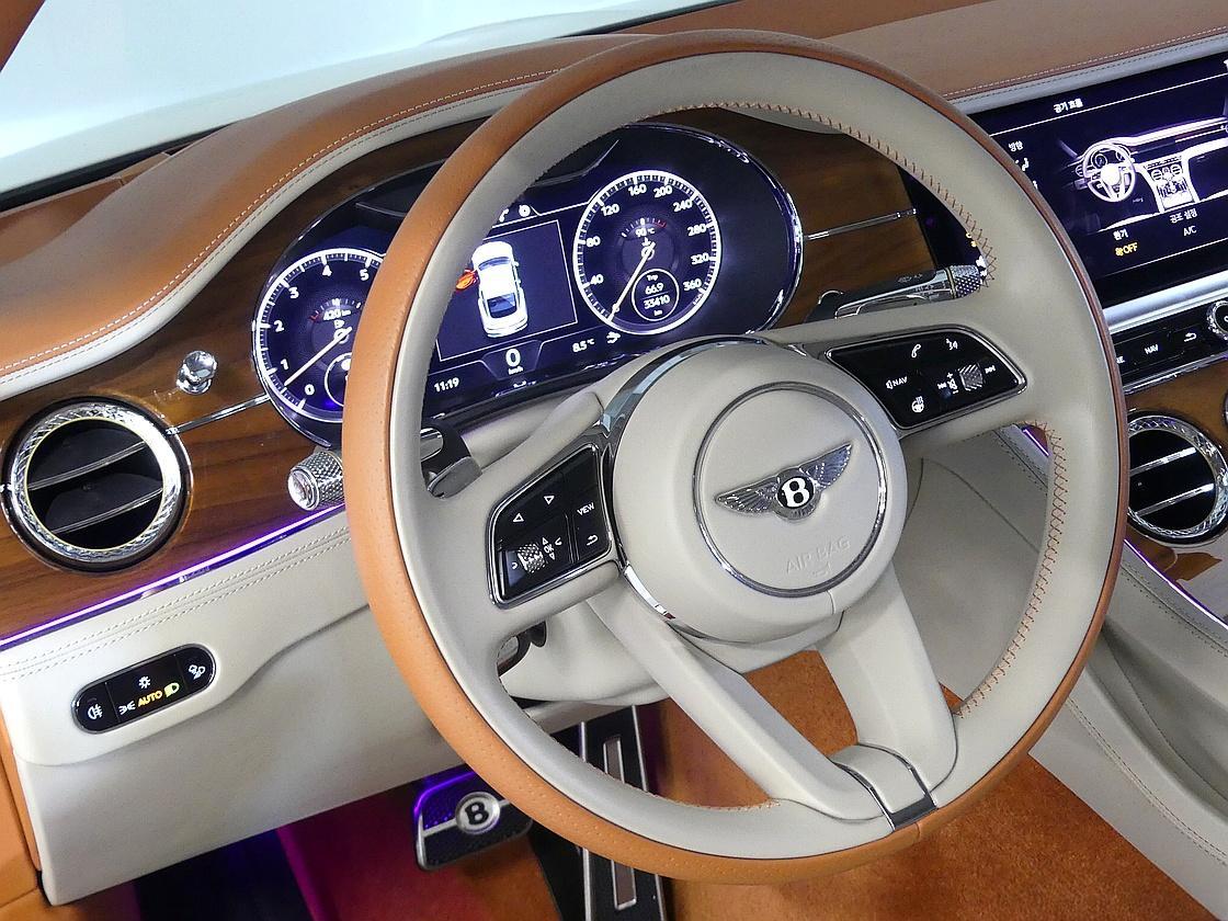 벤틀리 컨티넨탈 GT 3세대 4.0