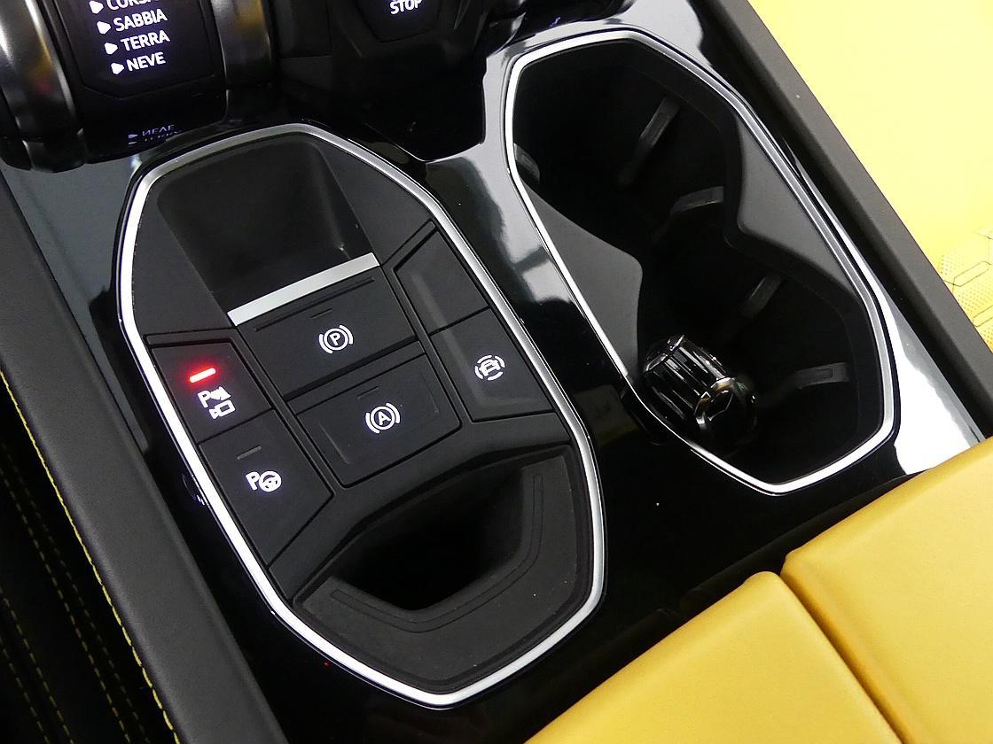 람보르기니 우루스 4.0 V8