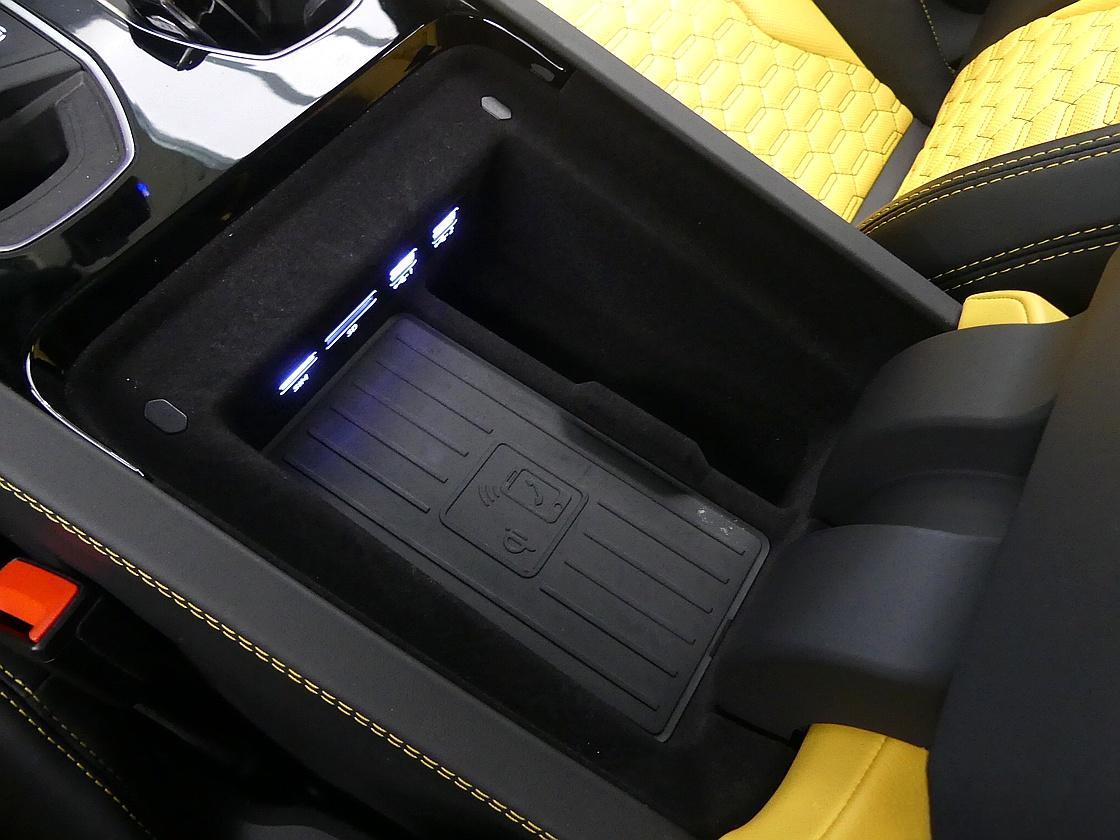 람보르기니 우루스 4.0 V8