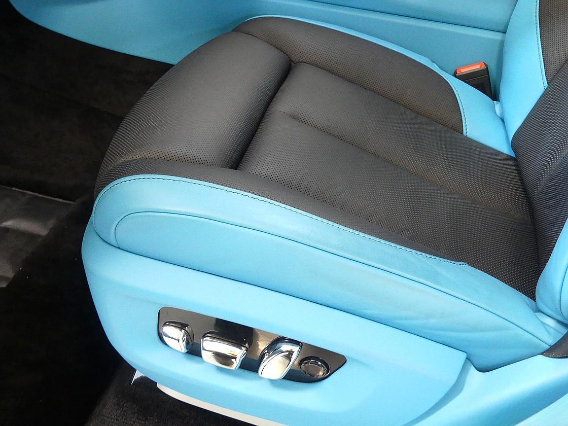 롤스로이스 컬리넌 6.7 V12 블랙 배지