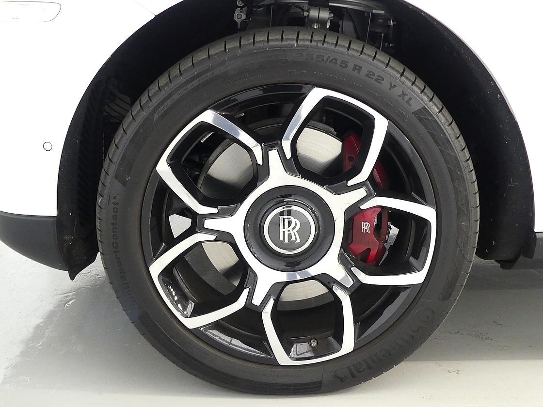 롤스로이스 컬리넌 6.7 V12 블랙 배지