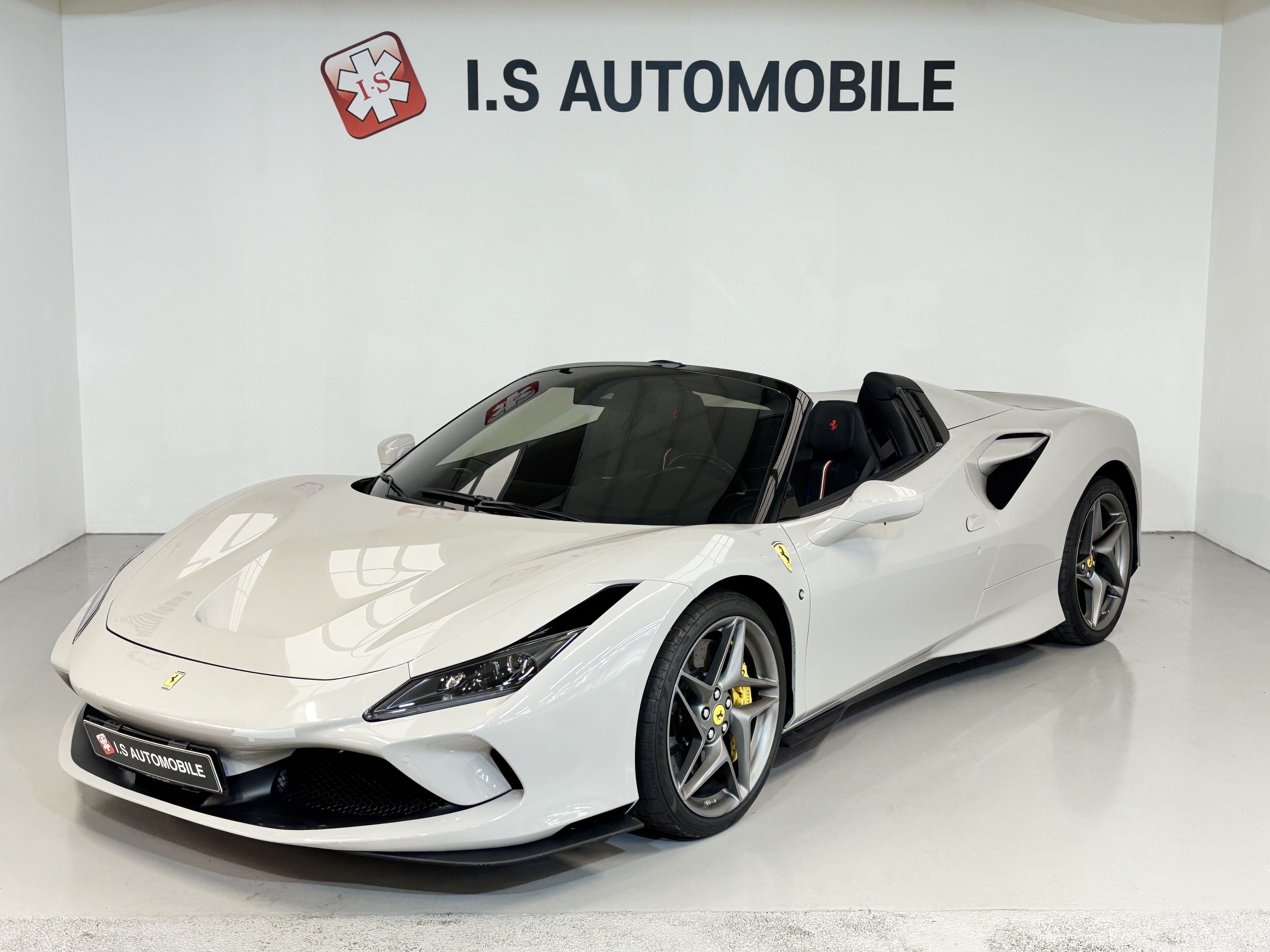 페라리 F8 스파이더 3.9 V8