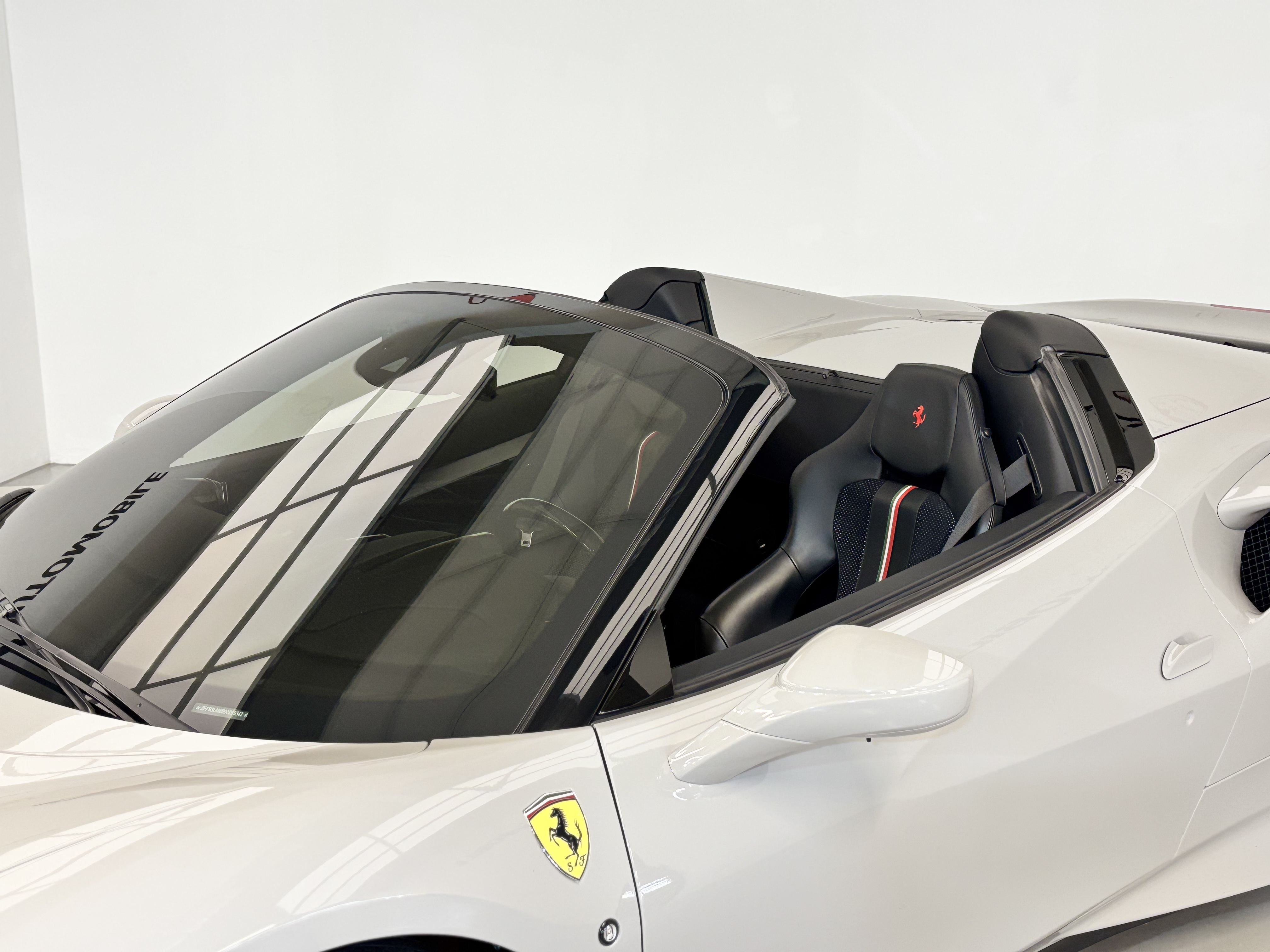 페라리 F8 스파이더 3.9 V8