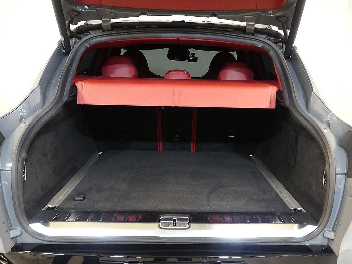 애스턴마틴 DBX 4.0 V8